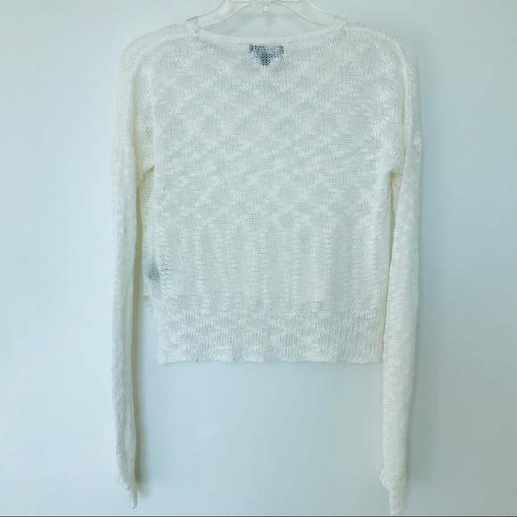 Adorable asymmetrical Lightweight White Sweater - Picture 8 of 9